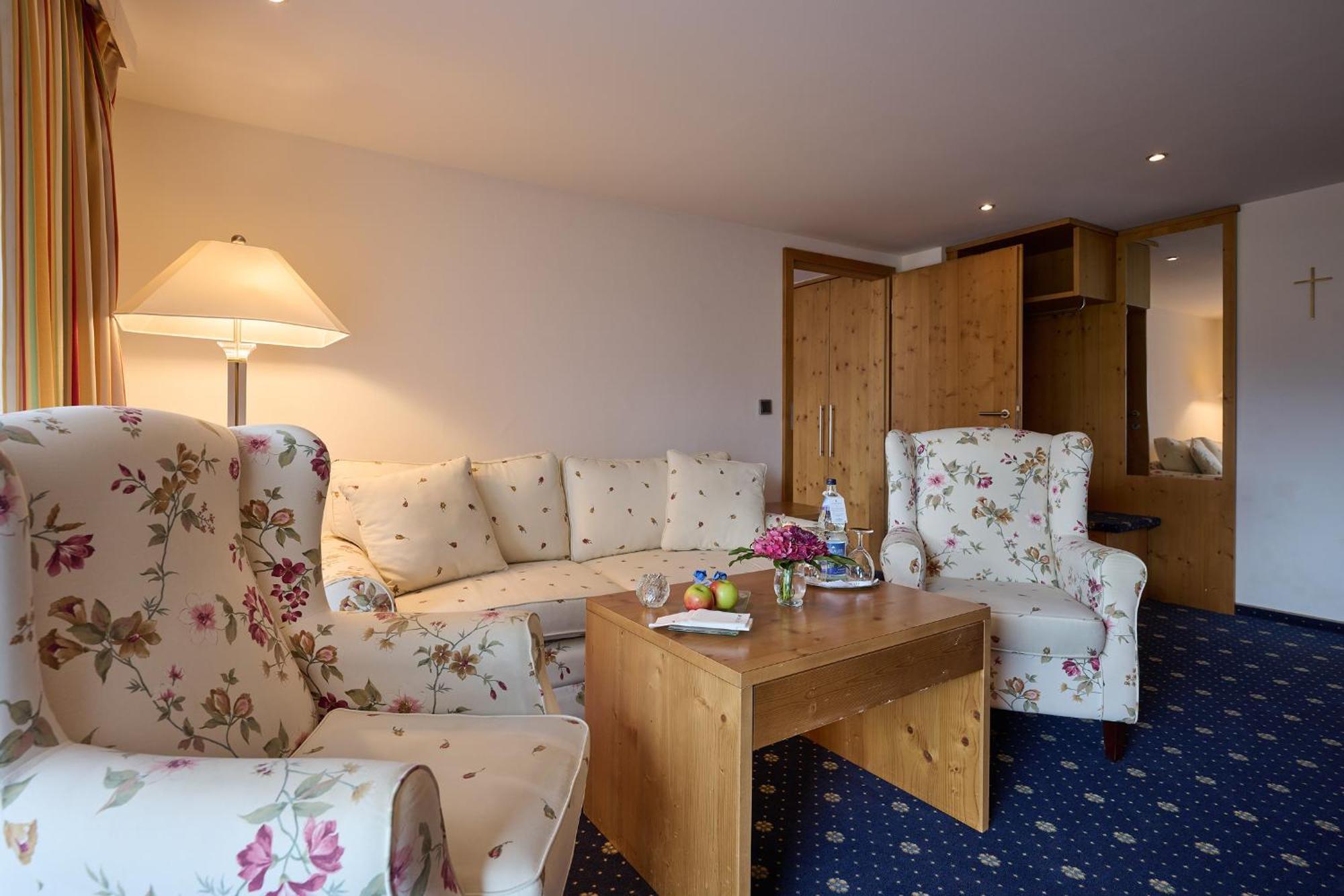 Schuele'S Wellnessresort & Spa Adults Only Oberstdorf Esterno foto