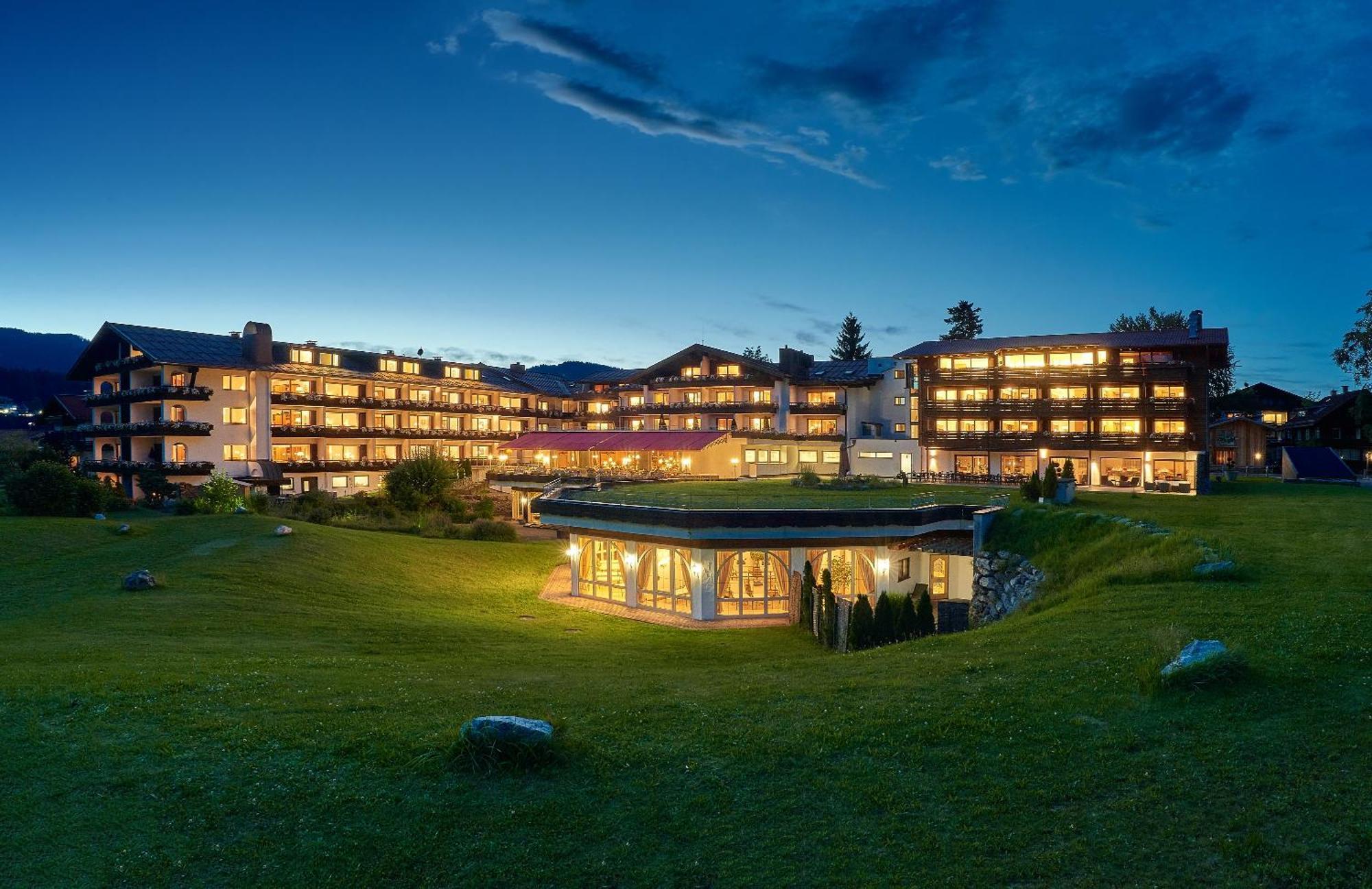 Schuele'S Wellnessresort & Spa Adults Only Oberstdorf Esterno foto